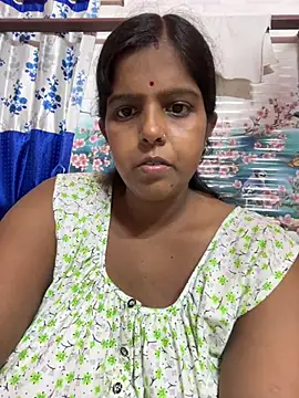 Snapshot of Beauty-queen chatting on 14, 7, 2026 Beauty-queen online show from 14, 7, 2026