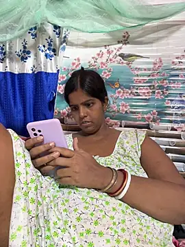 Snapshot of Beauty-queen chatting on 15, 7, 2026 Beauty-queen online show from 15, 7, 2026