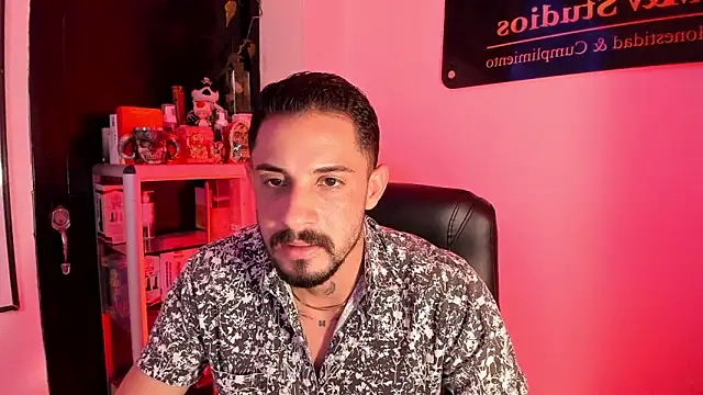 Snapshot of Erick_Wall chatting on 13, 6, 2026 Erick Wall online show from 13, 6, 2026