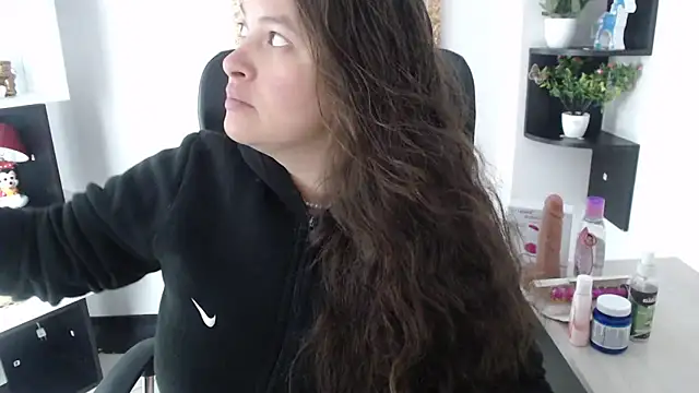 SaraThomso online show from 7, 2, 2025