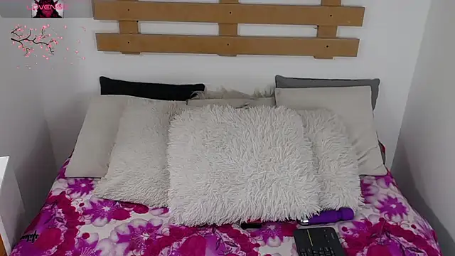 Tifanny Sweett online show from 27, 1, 2025