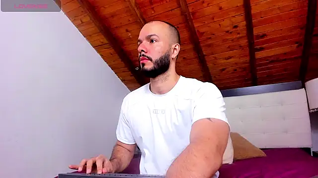 Tom Bailey online show from 3, 3, 2026