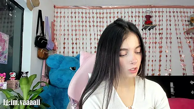 Snapshot of lucyy_tay chatting on 23, 9, 2025 lucyy tay online show from 23, 9, 2025