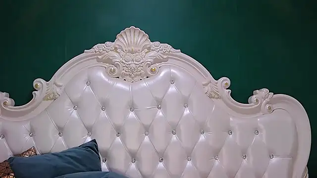 ArielBurn online show from 15, 9, 2025