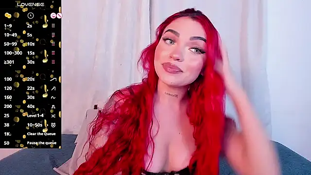 Snapshot of NicoleRouss chatting on 28, 2, 2025 NicoleRouss online show from 28, 2, 2025