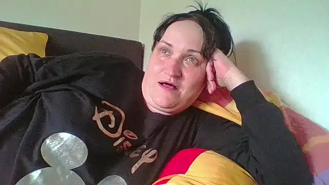  squirty cum lady  online show from 3, 6, 2026
