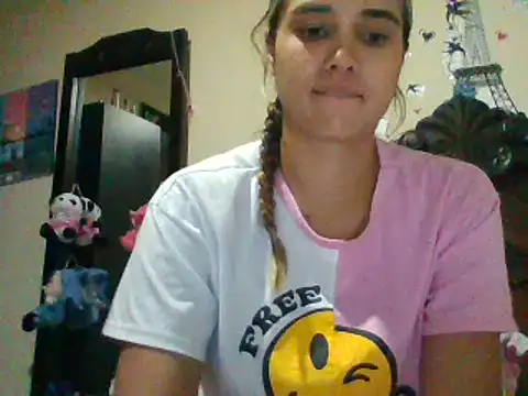 Snapshot of trianabell chatting on 11, 12, 2024 trianabell online show from 11, 12, 2024