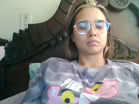 Snapshot of trianabell chatting on 4, 1, 2025 trianabell online show from 4, 1, 2025