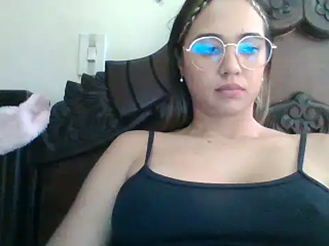 Snapshot of trianabell chatting on 11, 1, 2025 trianabell online show from 11, 1, 2025