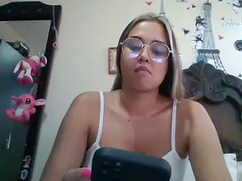 Snapshot of trianabell chatting on 14, 1, 2025 trianabell online show from 14, 1, 2025