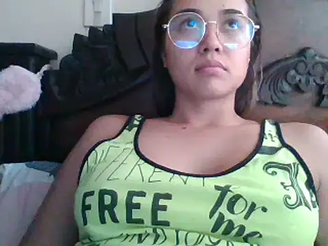 Snapshot of trianabell chatting on 16, 1, 2025 trianabell online show from 16, 1, 2025