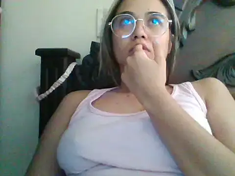 Snapshot of trianabell chatting on 17, 1, 2025 trianabell online show from 17, 1, 2025