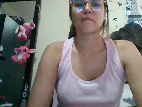 Snapshot of trianabell chatting on 17, 1, 2025 trianabell online show from 17, 1, 2025