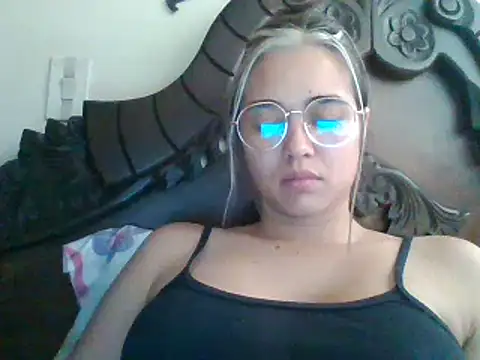 Snapshot of trianabell chatting on 21, 1, 2025 trianabell online show from 21, 1, 2025