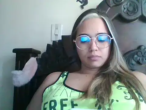 Snapshot of trianabell chatting on 23, 1, 2025 trianabell online show from 23, 1, 2025