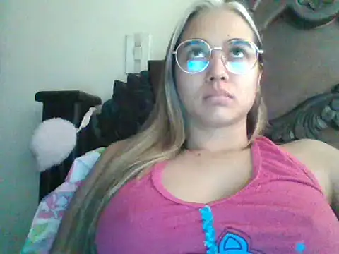 Snapshot of trianabell chatting on 24, 1, 2025 trianabell online show from 24, 1, 2025