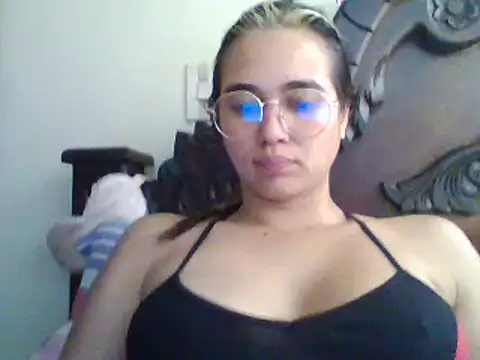 Snapshot of trianabell chatting on 8, 2, 2025 trianabell online show from 8, 2, 2025