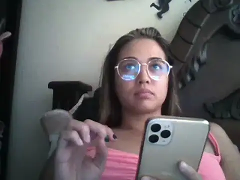 Snapshot of trianabell chatting on 26, 2, 2025 trianabell online show from 26, 2, 2025