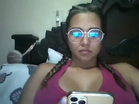 Snapshot of trianabell chatting on 4, 3, 2025 trianabell online show from 4, 3, 2025