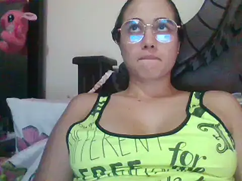 Snapshot of trianabell chatting on 4, 3, 2025 trianabell online show from 4, 3, 2025