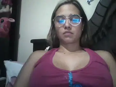 Snapshot of trianabell chatting on 5, 3, 2025 trianabell online show from 5, 3, 2025