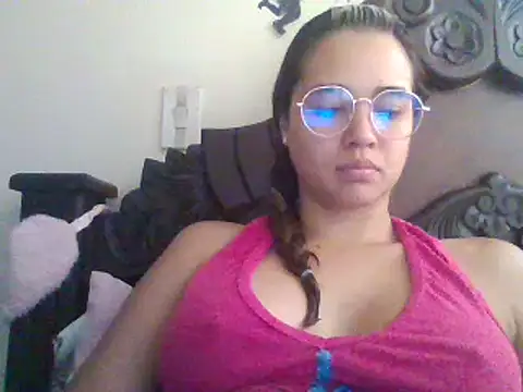 Snapshot of trianabell chatting on 11, 3, 2025 trianabell online show from 11, 3, 2025