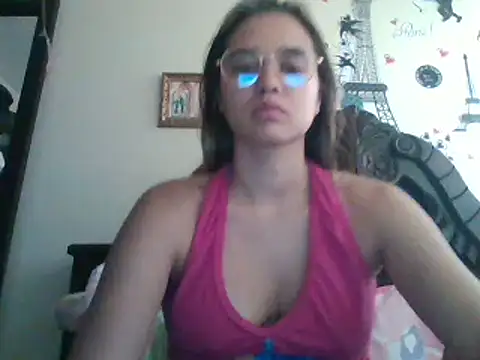 Snapshot of trianabell chatting on 22, 3, 2025 trianabell online show from 22, 3, 2025