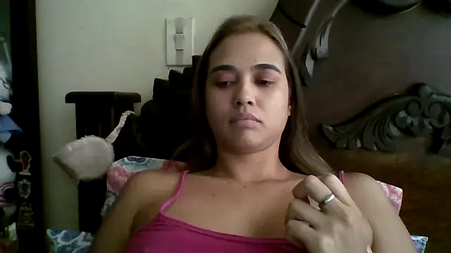 Snapshot of trianabell chatting on 19, 9, 2025 trianabell online show from 19, 9, 2025