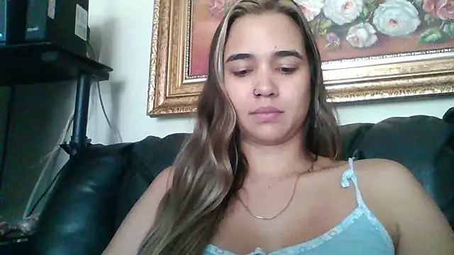 Snapshot of trianabell chatting on 12, 10, 2025 trianabell online show from 12, 10, 2025