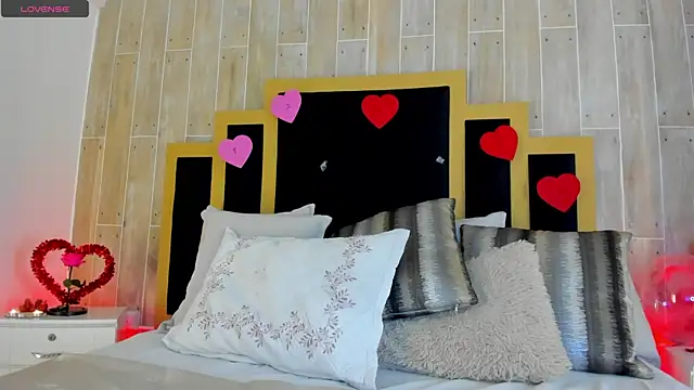 Snapshot of TamyHoney chatting on 14, 2, 2025 TamyHoney online show from 14, 2, 2025