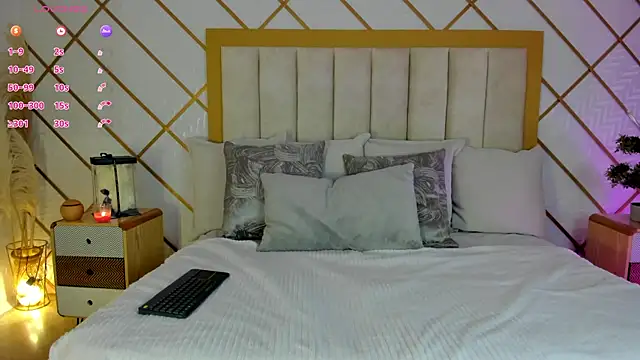 Snapshot of TamyHoney chatting on 10, 10, 2025 TamyHoney online show from 10, 10, 2025