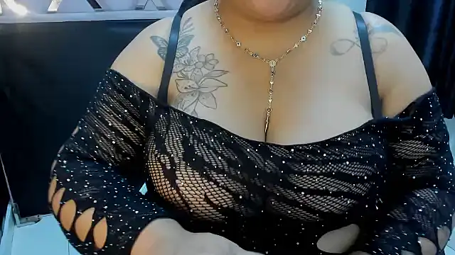 Snapshot of DaianaLutz chatting on 10, 9, 2025 DaianaLutz online show from 10, 9, 2025