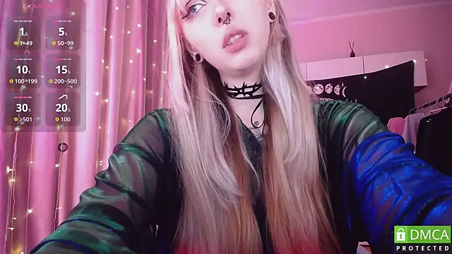 Snapshot of JustMeowGirl chatting on 3, 7, 2026 JustMeowGirl online show from 3, 7, 2026