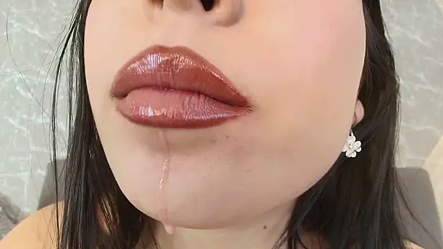 mia roux13 online show from 6, 1, 2025