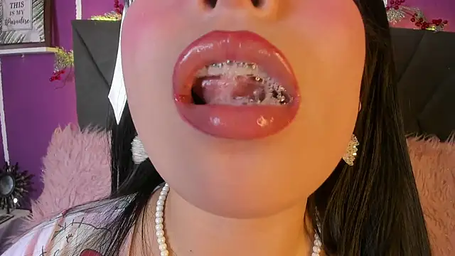 mia roux13 online show from 18, 1, 2025