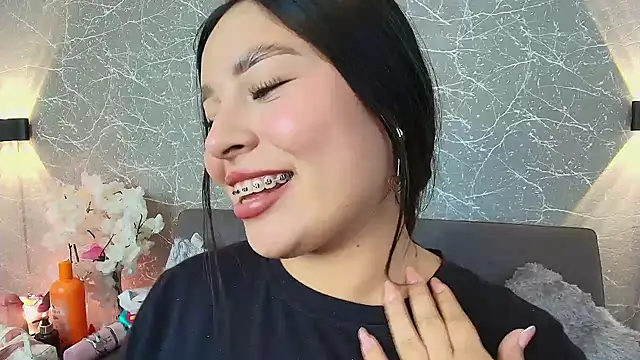 mia roux13 online show from 31, 1, 2025