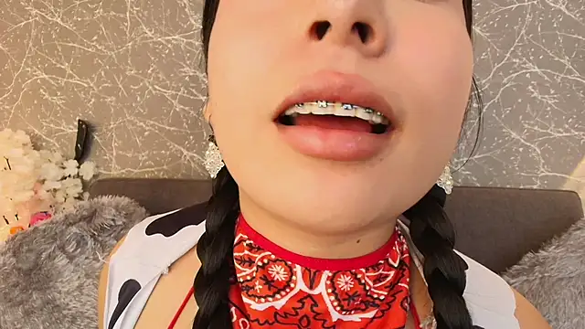 mia roux13 online show from 7, 2, 2025