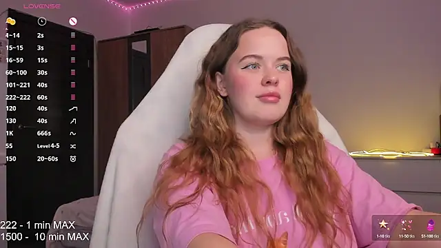 Snapshot of HANNA_MONTANAS chatting on 13, 10, 2025 HANNA MONTANAS online show from 13, 10, 2025