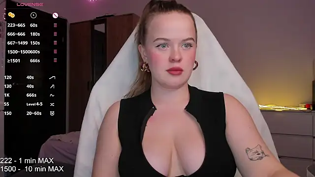 Snapshot of HANNA_MONTANAS chatting on 17, 10, 2025 HANNA MONTANAS online show from 17, 10, 2025