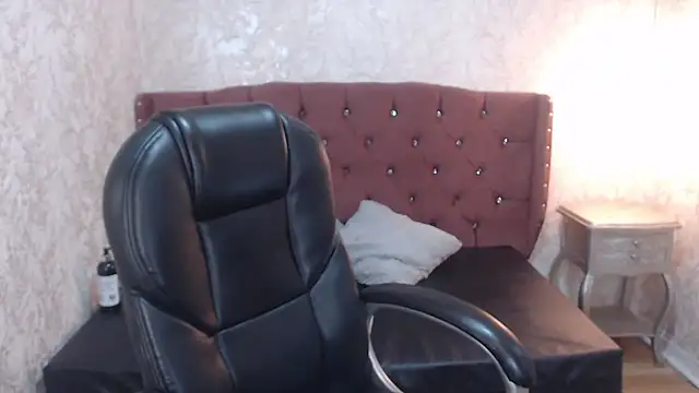 Snapshot of charlottemoonxz chatting on 24, 2, 2025 charlottemoonxz online show from 24, 2, 2025