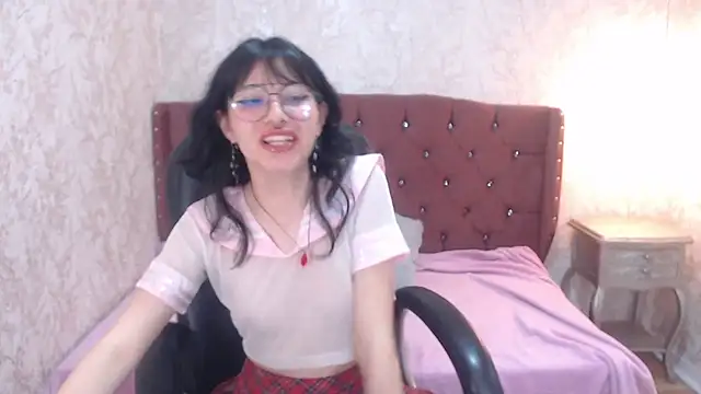 Snapshot of charlottemoonxz chatting on 26, 2, 2025 charlottemoonxz online show from 26, 2, 2025