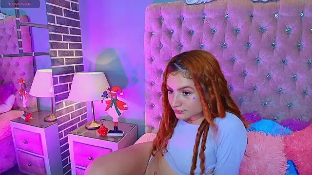 AdelaineBest online show from 3, 12, 2025