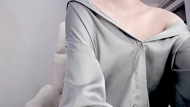 Snapshot of _OMO_ chatting on 8, 12, 2024  OMO  online show from 8, 12, 2024