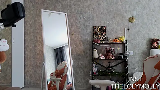 LolyMolli online show from 19, 6, 2026