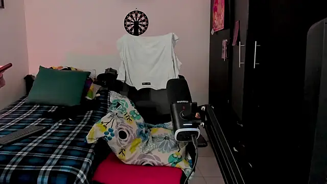 Snapshot of Ivano_joness chatting on 17, 11, 2025 Ivano joness online show from 17, 11, 2025