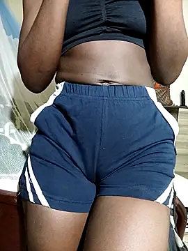 Snapshot of julietunderwoood chatting on 15, 3, 2025 julietunderwoood online show from 15, 3, 2025