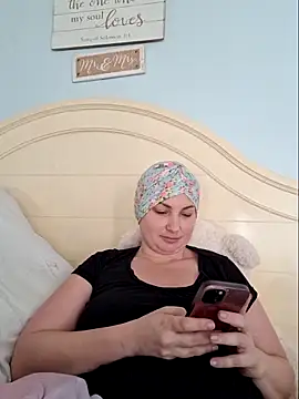 MilfyMrsRobinson online show from 24, 2, 2026