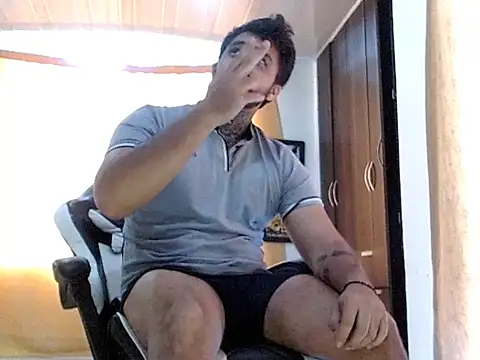 aronmiller404 online show from 2, 5, 2026