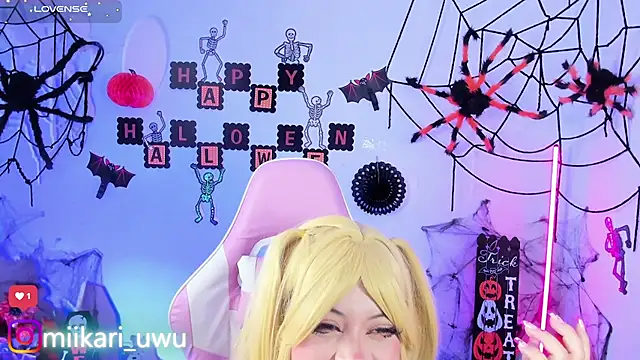 Snapshot of Ahri_Elderwood chatting on 25, 10, 2025 Ahri Elderwood online show from 25, 10, 2025