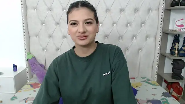 Abril Squirt online show from 17, 12, 2024